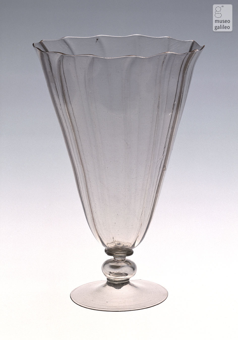 Bicchiere conico (Inv. 310)